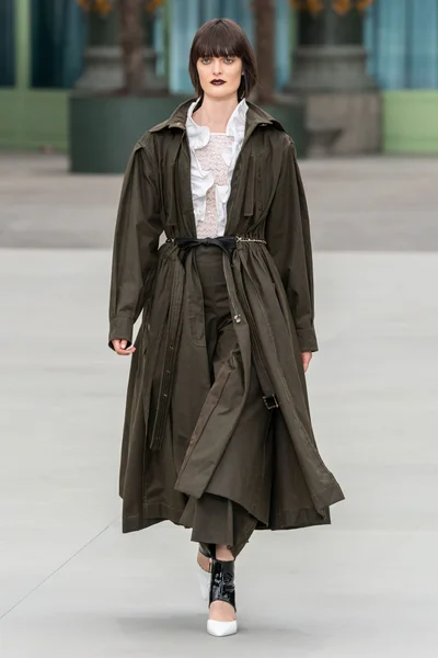 Look 5